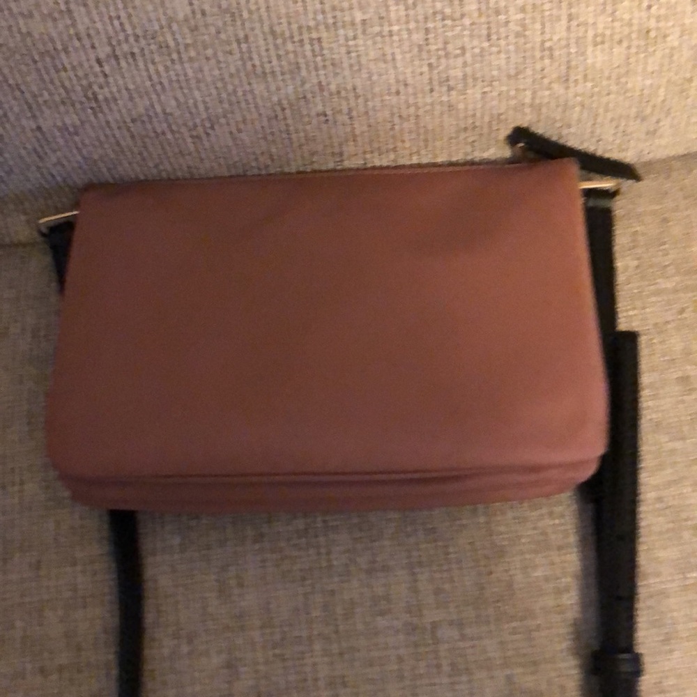 Kate Spade crossbody. - Picture 3 of 6